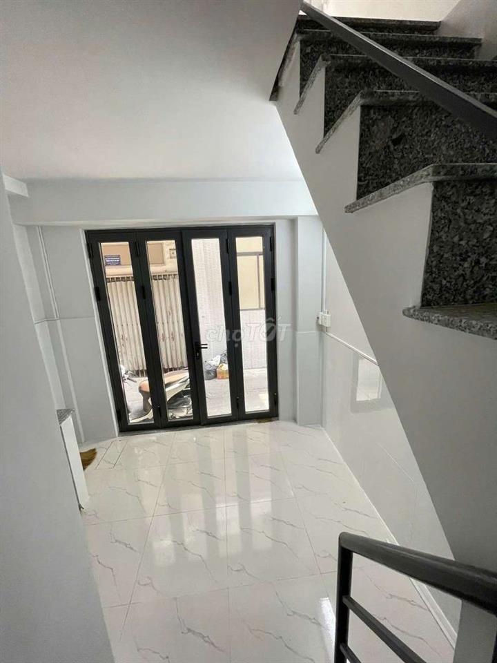 (hh40tr) Nhà 3 tầng sổ hồng riêng ngay Ngã tư Lạc Long Quân Âu Cơ