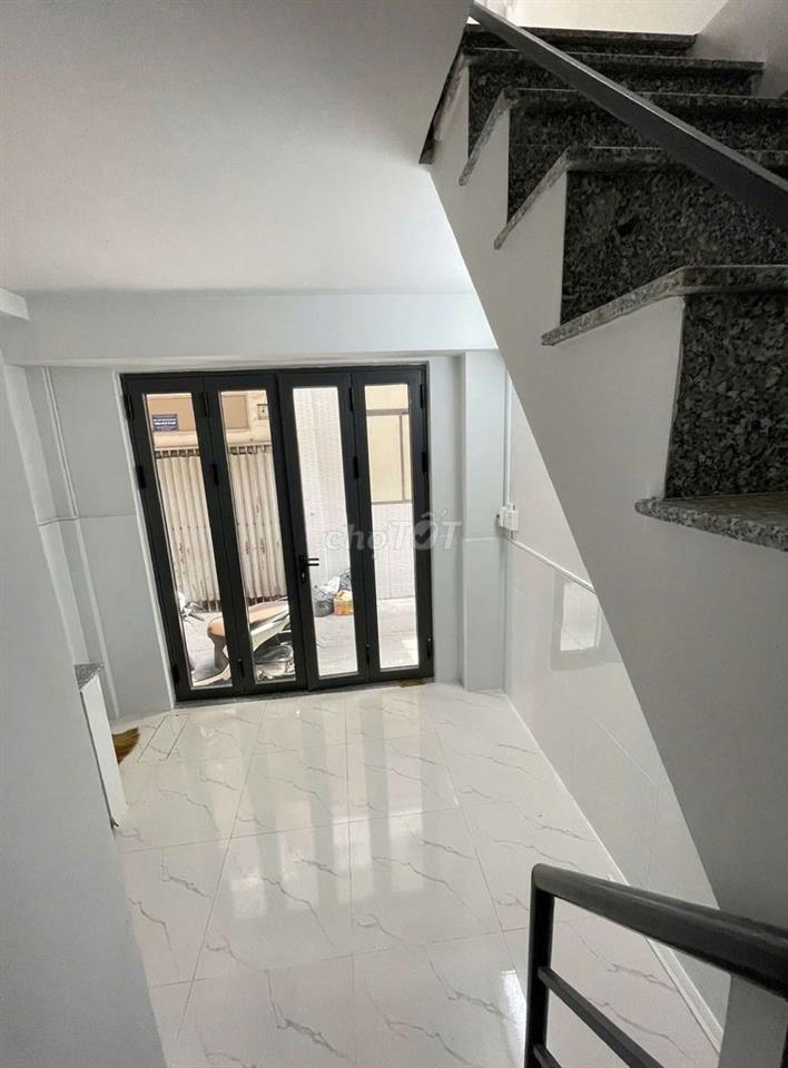 (hh40tr) Nhà 3 tầng ngay Lạc Long Quân Âu Cơ 