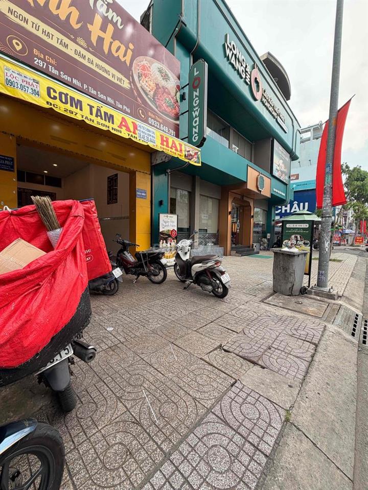 BÁN NHÀ 297 TÂN SƠN NHÌ . MẶT TIỀN KINH DOANH . VỊ TRÍ ĐẮT ĐỊA  KD