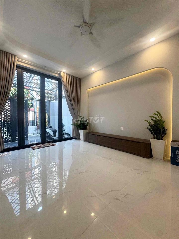 BÁN NHÀ CHÍNH CHỦ CẦM BÁN GẤP . HẺM XE HƠI KHU BÀN CƠ ĐẸP TRƯỜNG CHINH