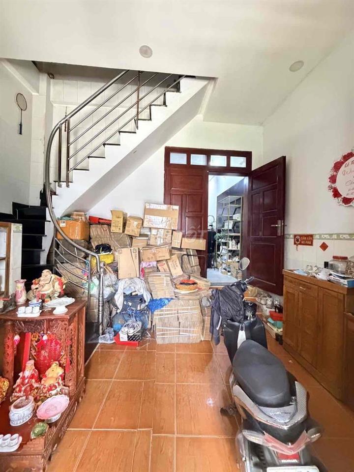 CHINH CHỦ BÁN CẦN BÁN HẠ GIÁ 500 TRIỆU. NGANG 5M . HẺM XE HƠI