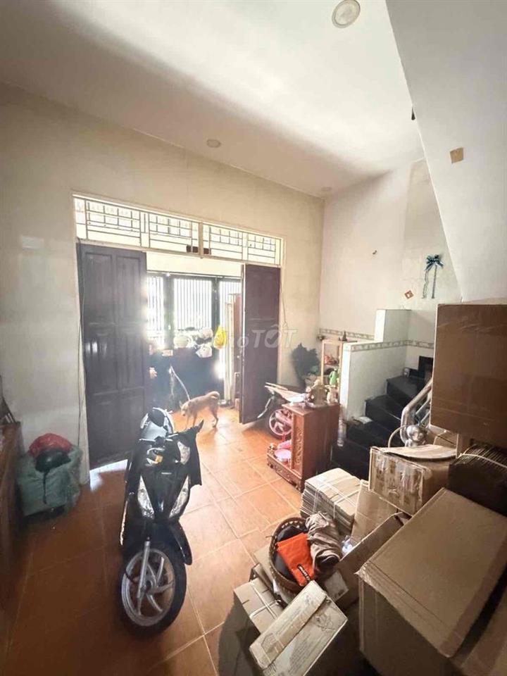 CHINH CHỦ BÁN CẦN BÁN HẠ GIÁ 500 TRIỆU. NGANG 5M . HẺM XE HƠI