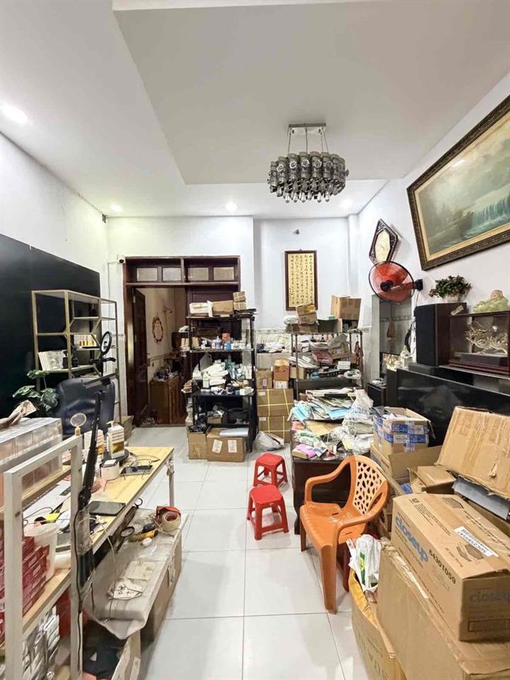 CHINH CHỦ BÁN CẦN BÁN HẠ GIÁ 500 TRIỆU. NGANG 5M . HẺM XE HƠI