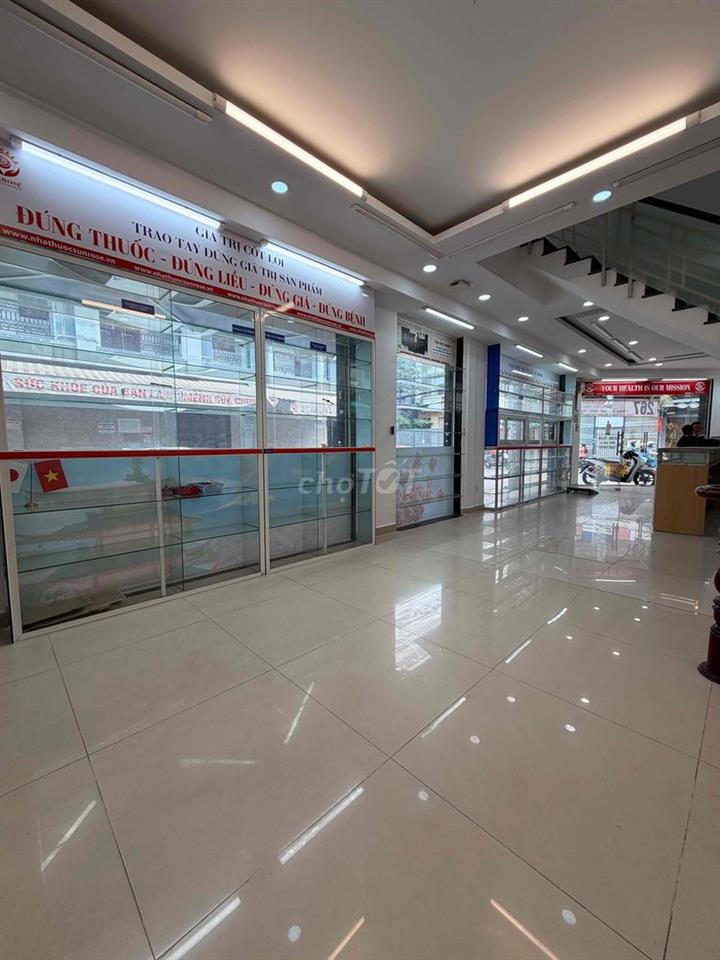 CHÍNH CHỦ  BÁN NHÀ MẶT TIỀN ĐƯỜNG . VỊ TRÍ CĂM GỐC HAI MẶT TIỀN KD