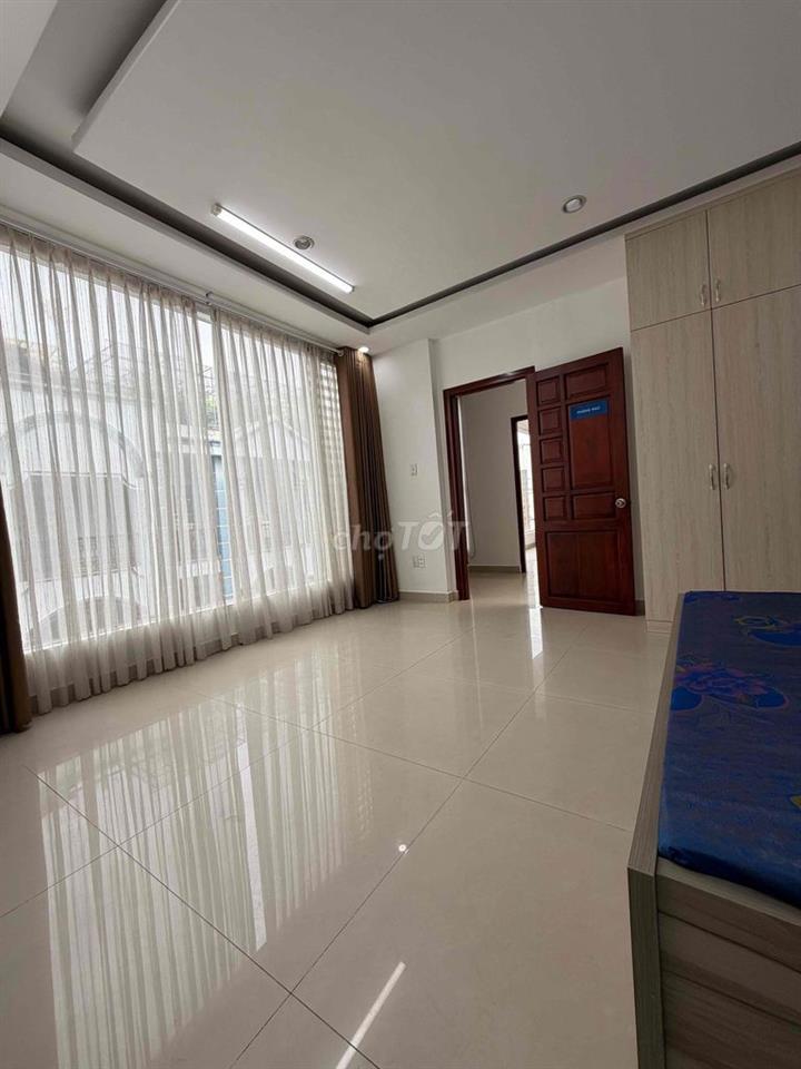 CHÍNH CHỦ  BÁN NHÀ MẶT TIỀN ĐƯỜNG . VỊ TRÍ CĂM GỐC HAI MẶT TIỀN KD
