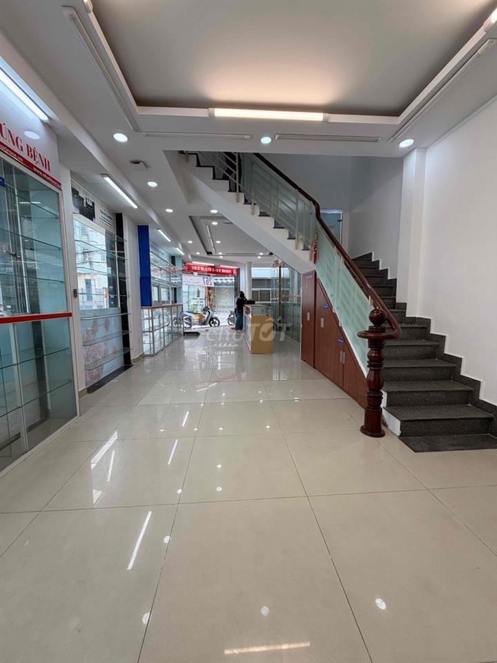 CHÍNH CHỦ  BÁN NHÀ MẶT TIỀN ĐƯỜNG . VỊ TRÍ CĂM GỐC HAI MẶT TIỀN KD