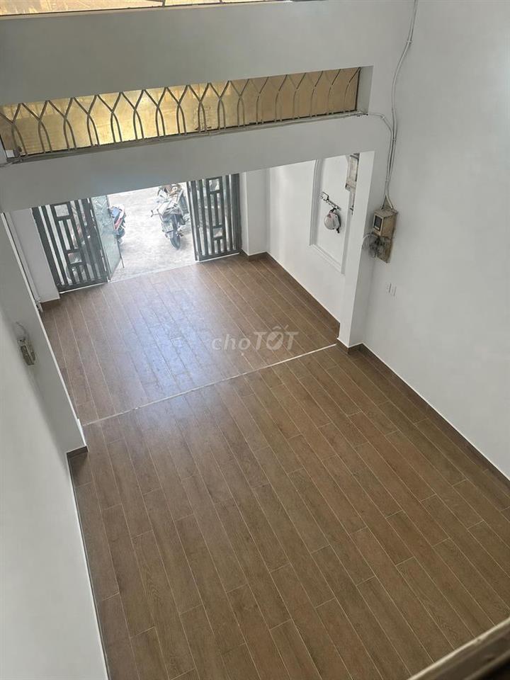 NHÀ HẺM TE TẢI ĐẦU ĐƯỜNG LÊ VĂN PHAN-  MỚI SỮA GIÁ SIÊU RẺ