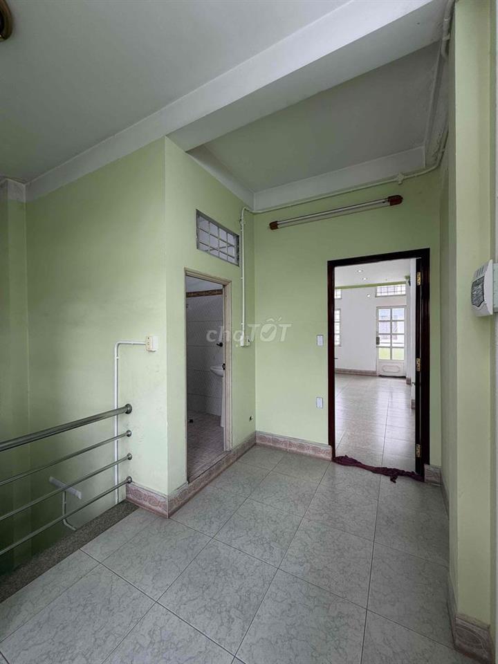 MẶT TIỀN VÕ VĂN NGÂN KINH DOANH/ Ở