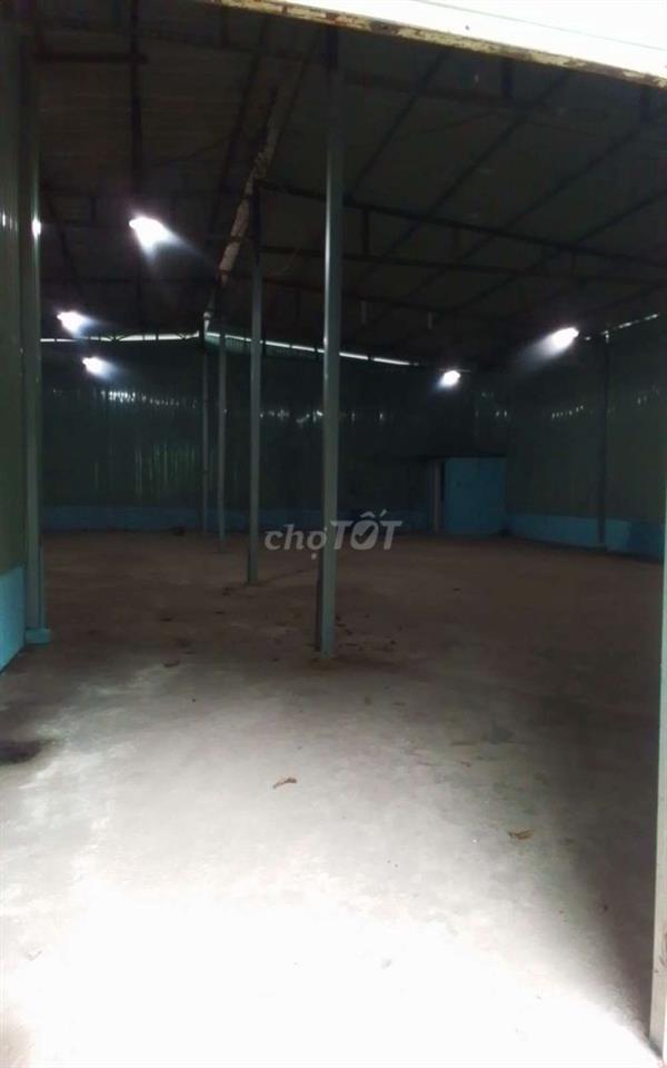kho xưởng linh trung 300m