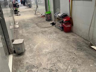 Ở ghép 1 nam sinh viên hoặc đi làm