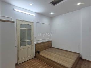 Còn 1 phòng trống, khu vực Hoàng Cầu, đầy đủ tiện nghi