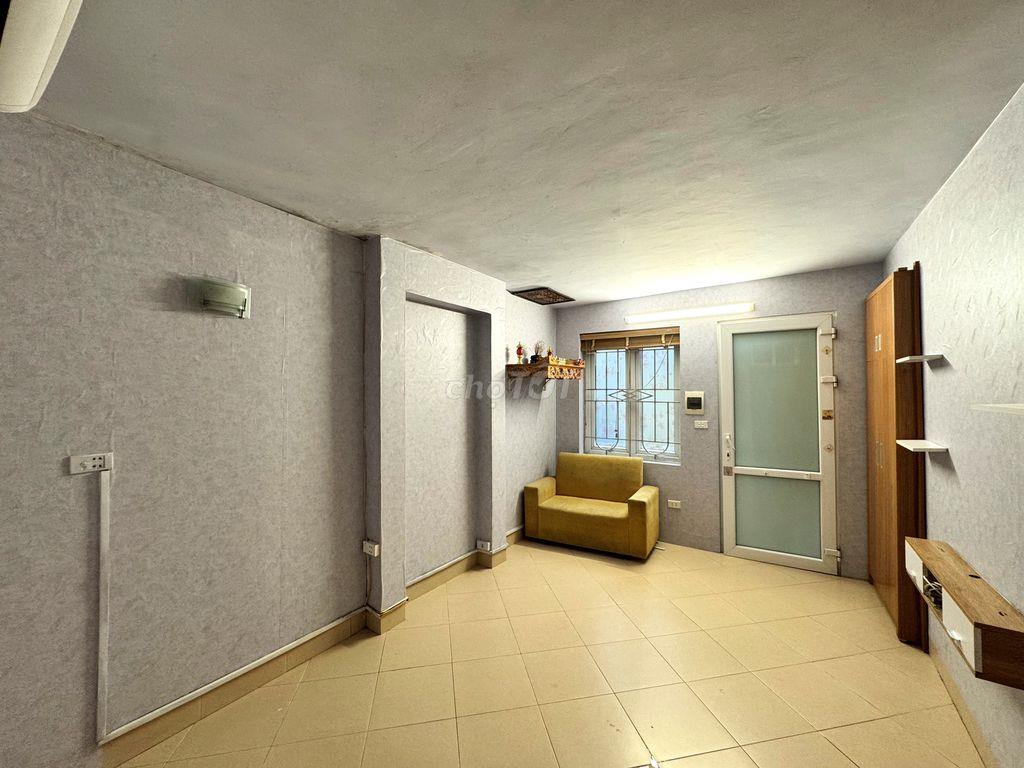Cho thuê phòng ở số 16 phố Trần Hưng Đạo- Hoàn Kiếm