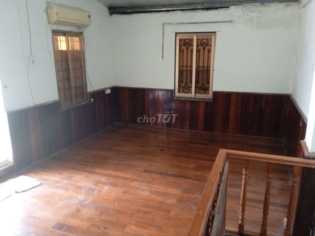 Nhà 40m2 ngõ thông ô tô yên tĩnh 
