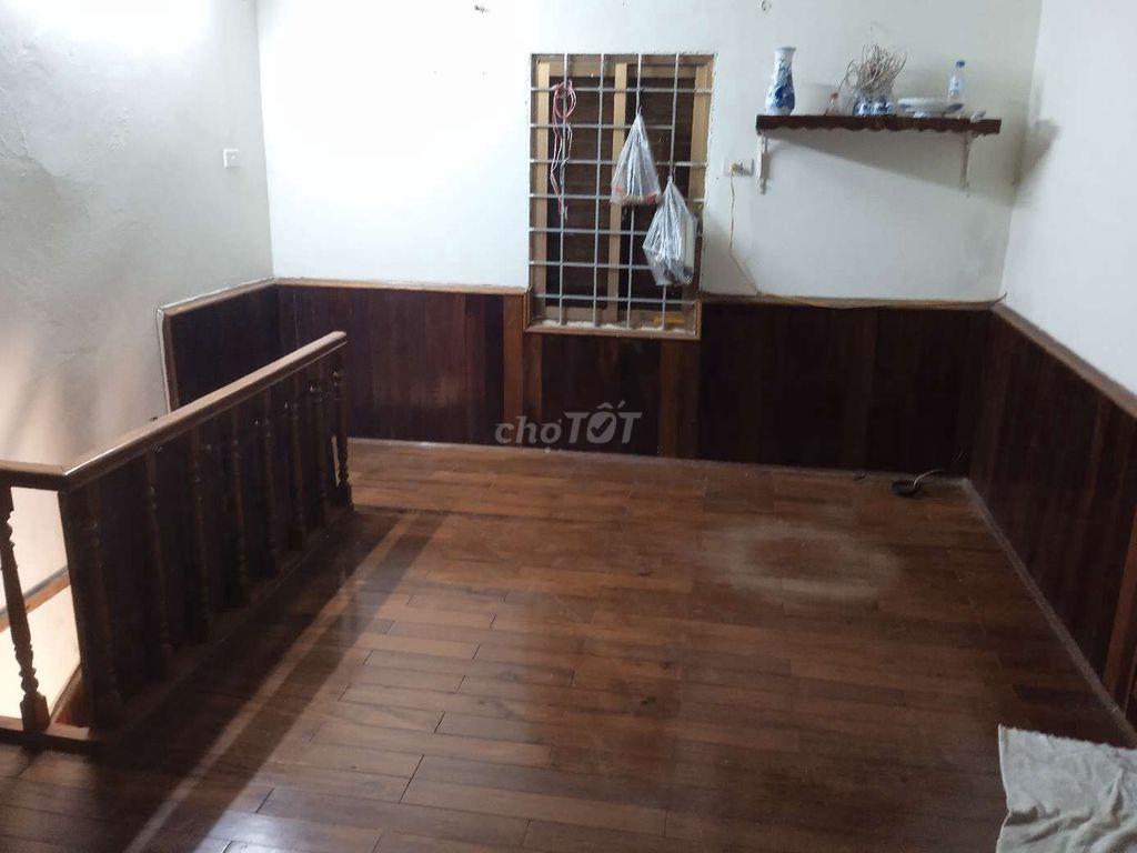Nhà 40m2 ngõ thông ô tô yên tĩnh 