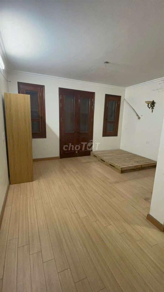 cho thuê phòng 755 bát khối