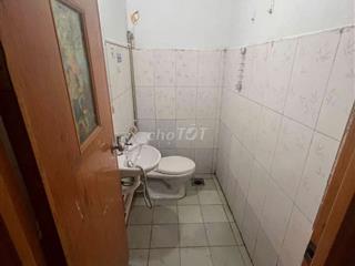 247 nguyễn văn linh phòng trọ vệ sinh khép kín .có gác xép ở luôn