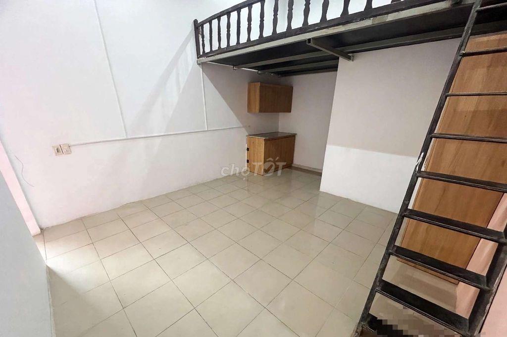 247 nguyễn văn linh phòng trọ vệ sinh khép kín .có gác xép ở luôn