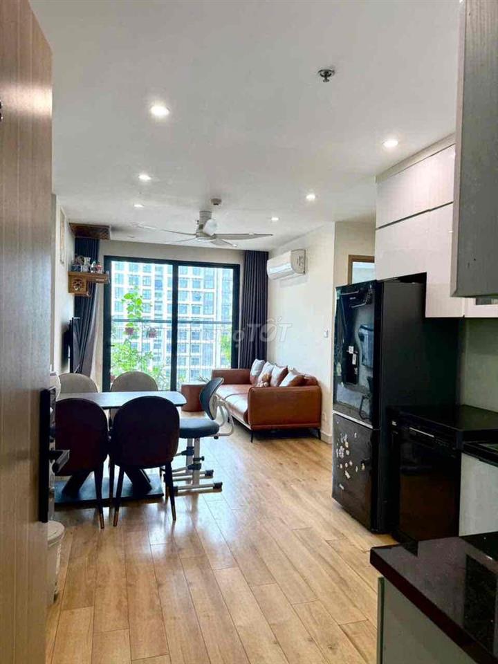 Cần bán  2 ngủ 55m Tầng Trung giá 3.5 TỶ   Vinhomes Smairt city