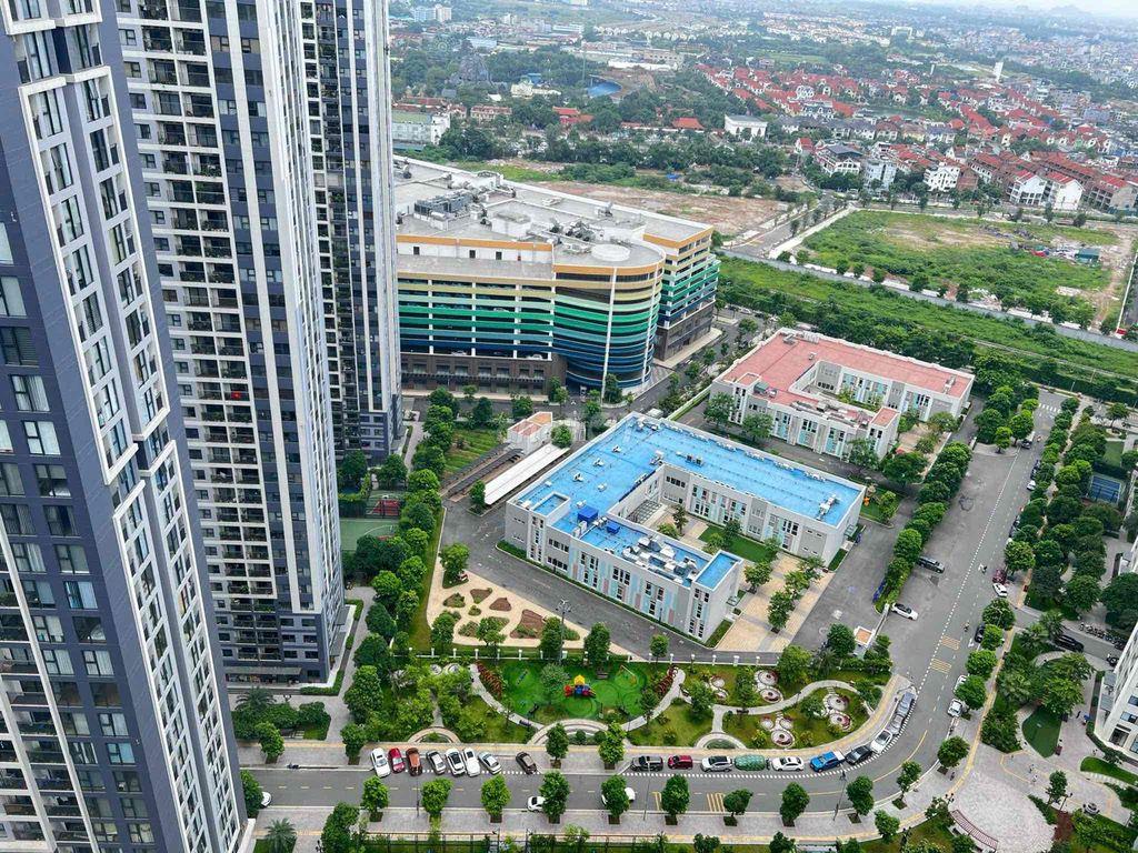 bán gấp 2 ngủ 55m2 tại I1 , toà cao cấp giá 3.8 Tỷ Vinhomes Smart City