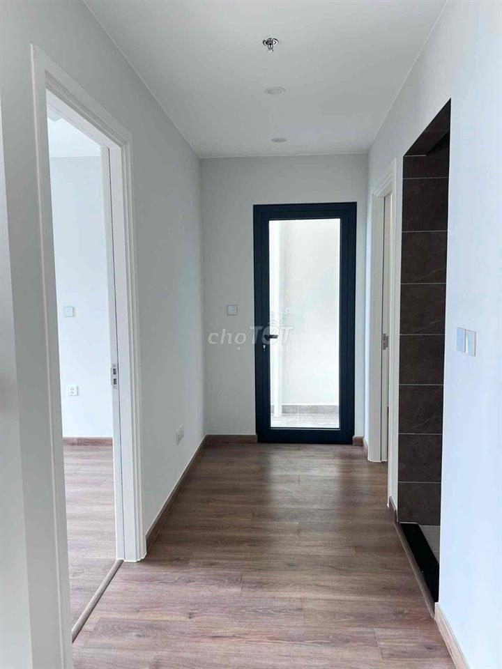 bán gấp 2 ngủ 55m2 tại I1 , toà cao cấp giá 3.8 Tỷ Vinhomes Smart City