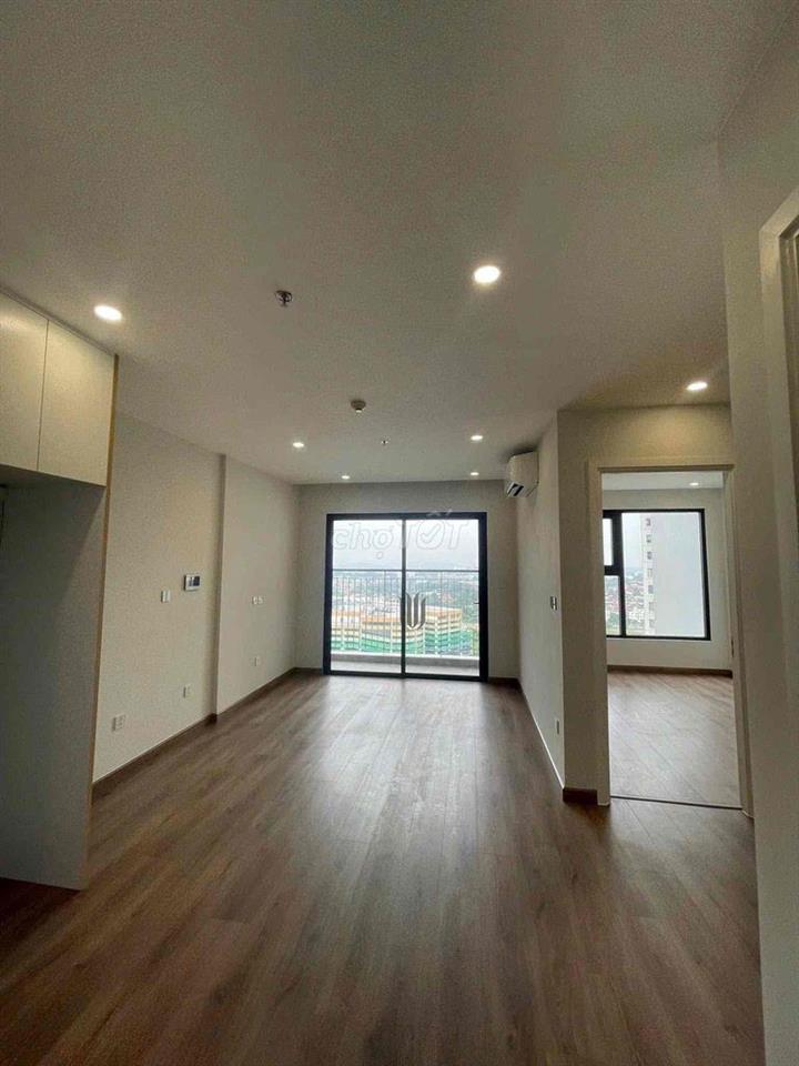 bán gấp căn hộ I1 , 2 ngủ 55m tầng trung chỉ 3.7TỶ Vinhomes Smary city