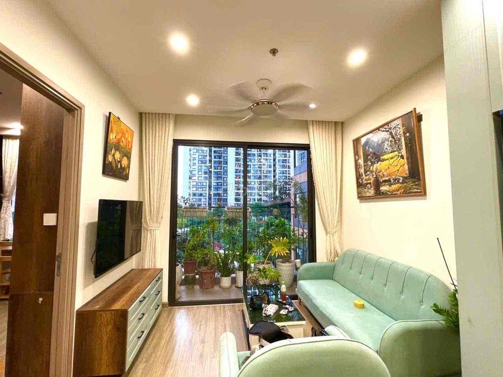 cần bán gấp căn hộ SA5 . 2 ngủ 2 55m2 full đồ 3.85 TỶ Vinhomes Smart