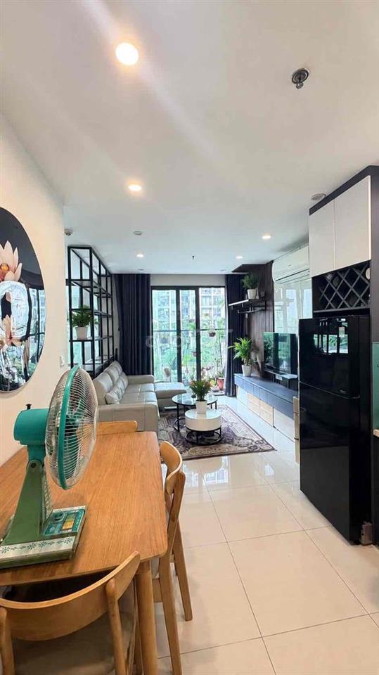 cần bán gấp căn S2 . 2ngủ+1 DT 63,4m giá 4.15 TỶ . Vinhomes Smart city