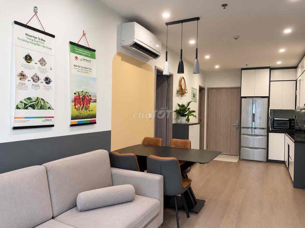 cần bán gấp căn hộ 2n2 62m2 giá 4 tỷ Vinhomes Smart city