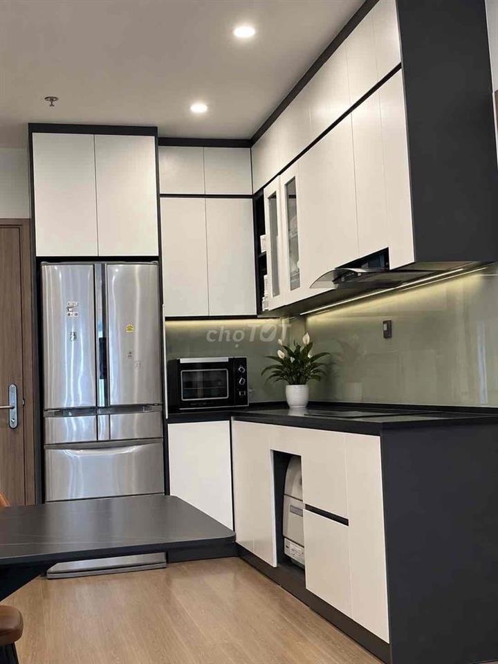 cần bán gấp căn hộ 2n2 62m2 giá 4 tỷ Vinhomes Smart city
