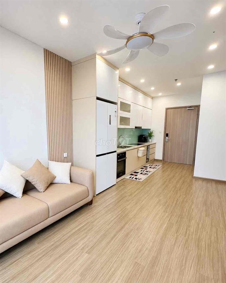 Cần bán gấp 2n2 SA1 55m Full đồ 4 tỷ Vinhomes Smart City