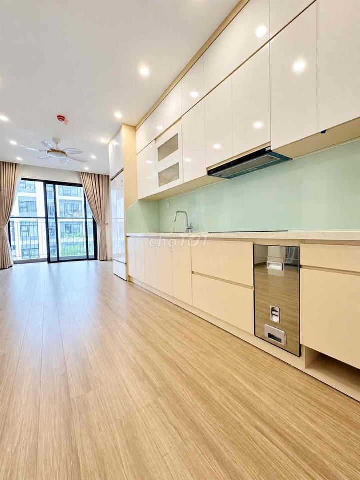 Cần bán gấp 2n2 SA1 55m Full đồ 4 tỷ Vinhomes Smart City