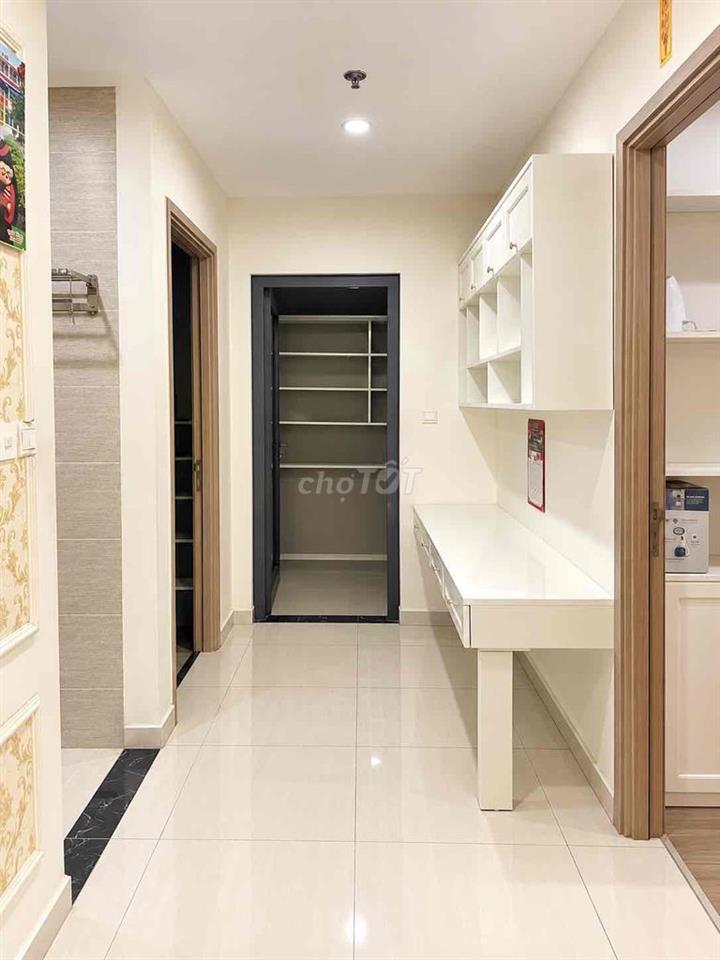 cần bán gấp 2 ngủ S2 55m Full đồ xinh , giá 3.4 Tỷ Vinhomes Smart City