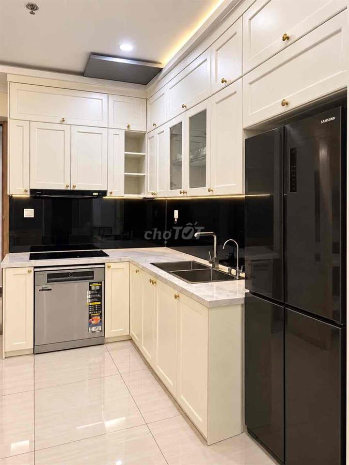 cần bán gấp 2 ngủ S2 55m Full đồ xinh , giá 3.4 Tỷ Vinhomes Smart City