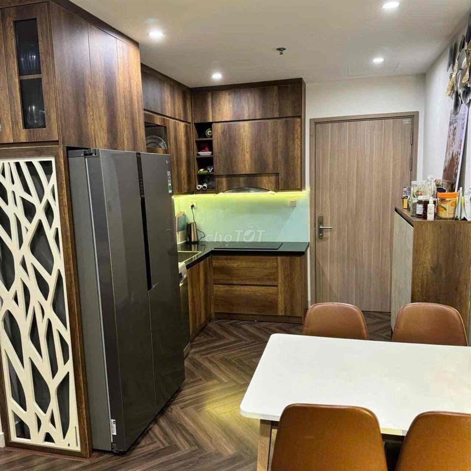 cần bán 2n+ 64m giá 3.8 Tỷ Vinhomes Smart city