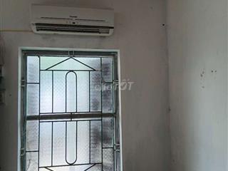 Cho thuê nhà trọ mặt đường gồm 10 phòng, giá 25tr/ tháng
