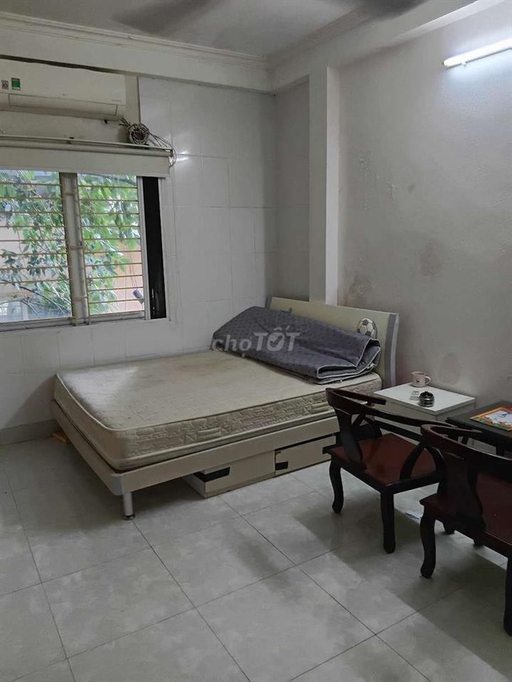 Cho thuê nhà trọ mặt đường gồm 10 phòng, giá 25tr/ tháng