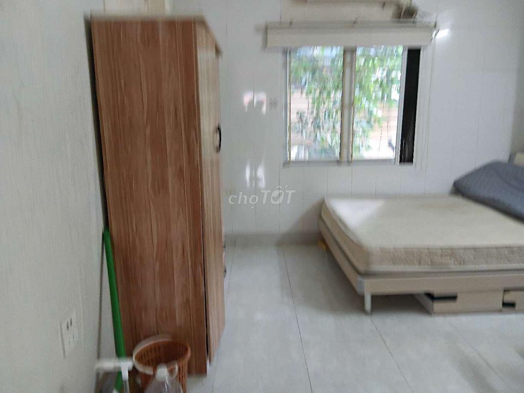 Cho thuê nhà trọ mặt đường gồm 10 phòng, giá 25tr/ tháng