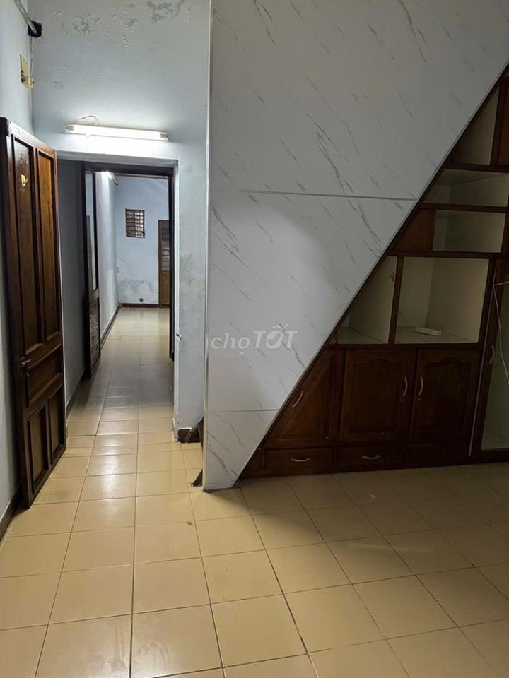 Cho thuê nhà nguyên căn cấp 4 có gác lửng