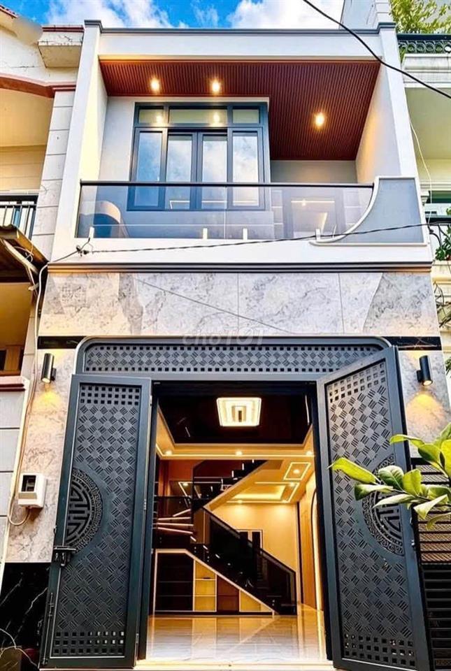 Nhà 1 trệt 1 lầu trong KDC cũ Tân Uyên, Bình Dương giá 1tỷ680 còn TL