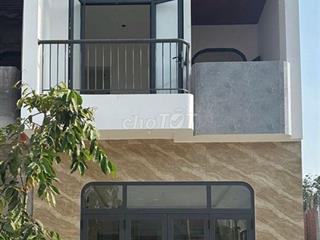 Cần bán nhà 1 trệt 1 lầu gần Vòng xoay Kim Hằng