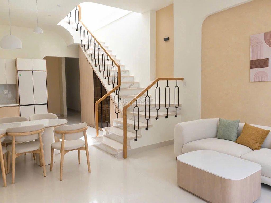 Nhà 1trệt 1lầu - Ngay cây xăng Phú Lợi - giá 2t còn thương lượng