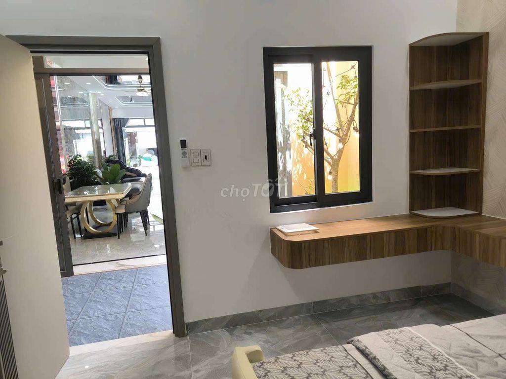 nhà mốt trệt 2 lầu có sản phơi đồ và sân thượng
