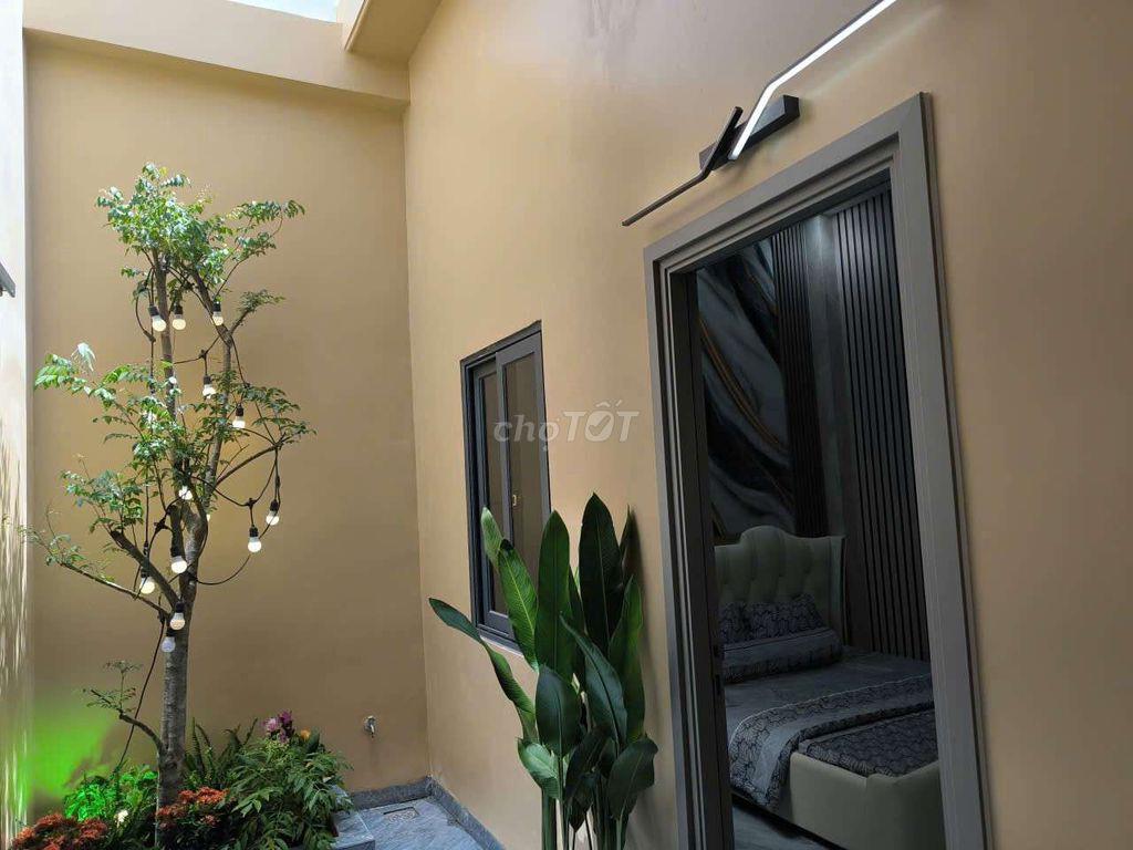 nhà mốt trệt 2 lầu có sản phơi đồ và sân thượng