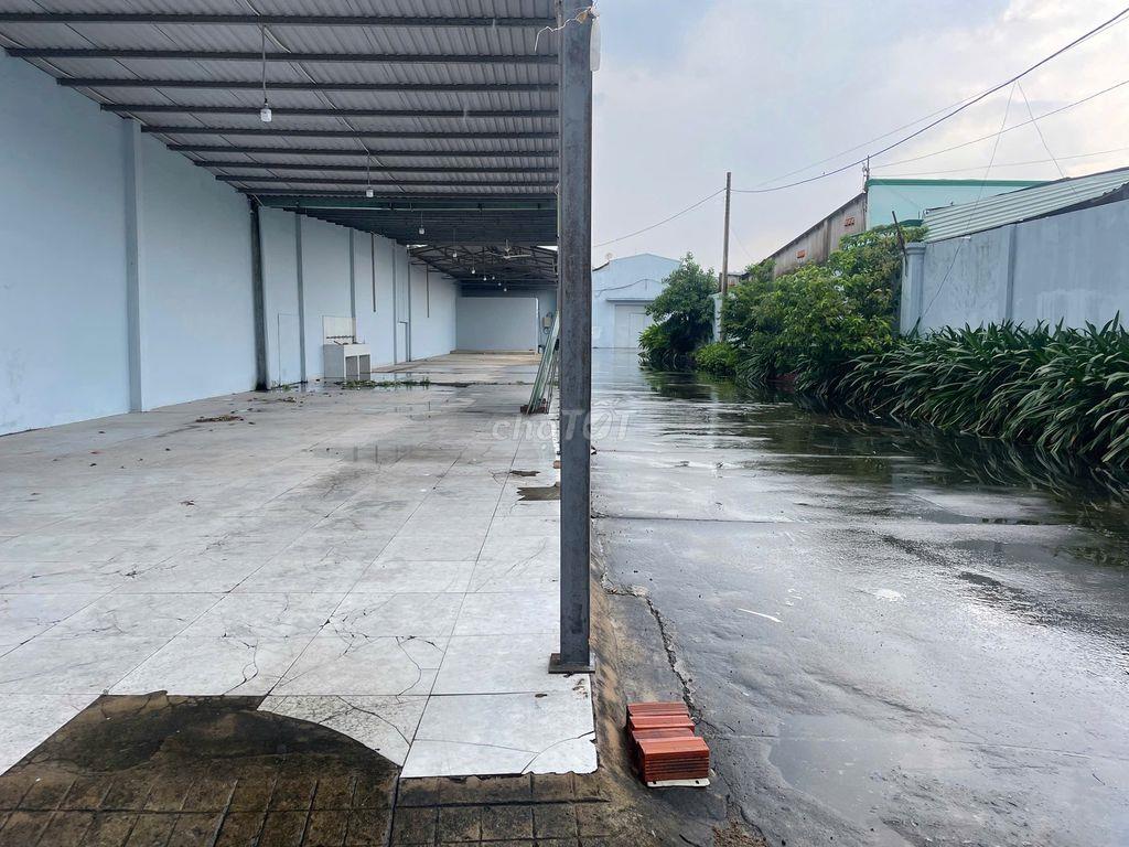 Cho thuê xưởng 1700m2, THĐ, giá 100tr, có sẵn 3pha