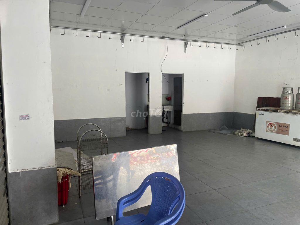 Cho thuê MB Gốc , 7 x 14m, giá 10tr/ tháng