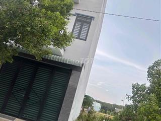 MT 12 -17m xe hoi vi vu đậu trong ,trước cửa ,hình ảnh thật hiện tại.