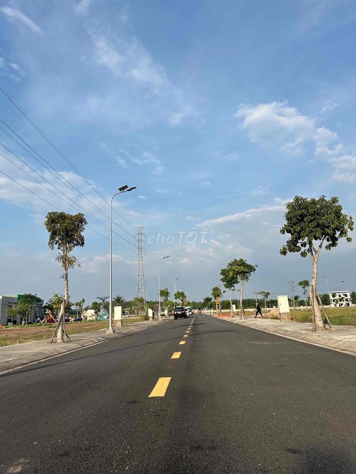 Đất 900tr -1ti1 full tc 5 dài 14…