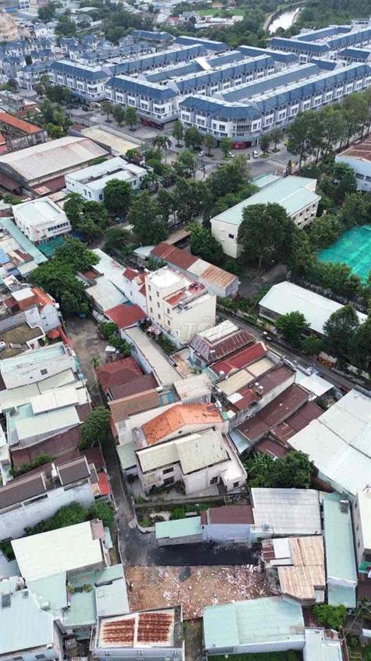 chủ kẹt tiền cần bán nền đất 70m ngay kdc Văn Hoa Villa