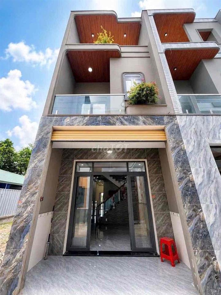 CHỦ GỬI BÁN NHÀ 1 TRỆT 2 LẦU ( hoá an cũ). Diện tích : 5x16=80M2.