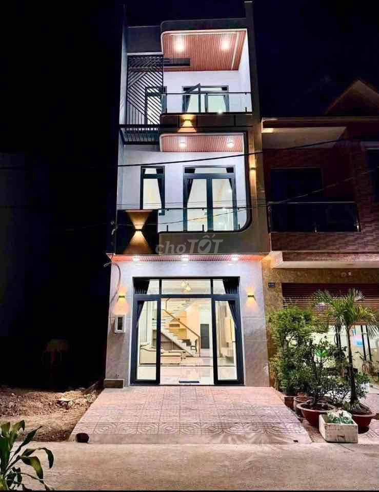 Bán Nhà Phố Hiện Đại 1 Trệt 2 Lầu .P Biên Hoà.